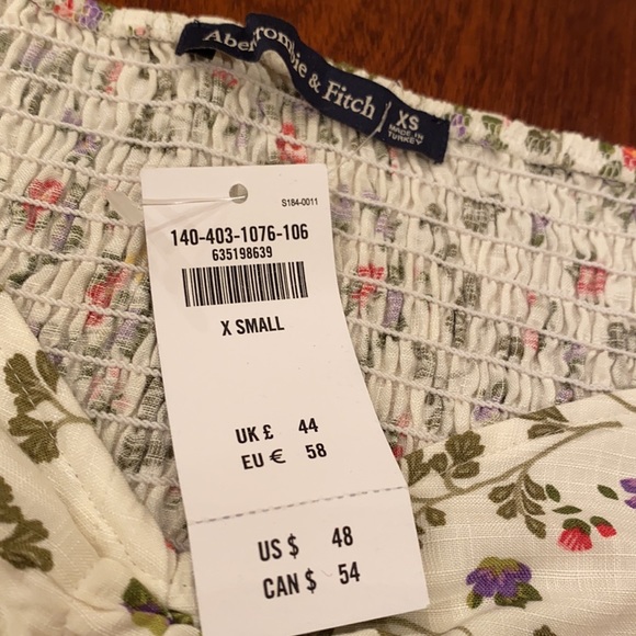 Abercrombie &Fitch floral crop top - Picture 4 of 5